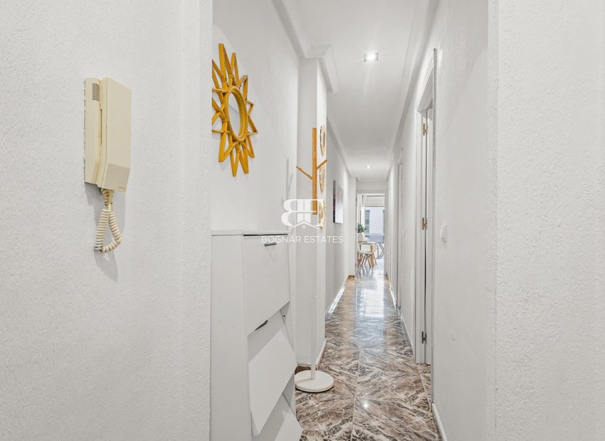 Resale - apartment -
Torrevieja - Playa del Cura