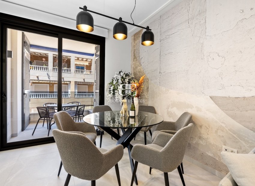 Resale - apartment -
Torrevieja - Playa del Cura