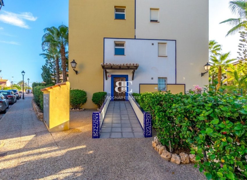 Resale - apartment -
Torrevieja - Playa Los Locos