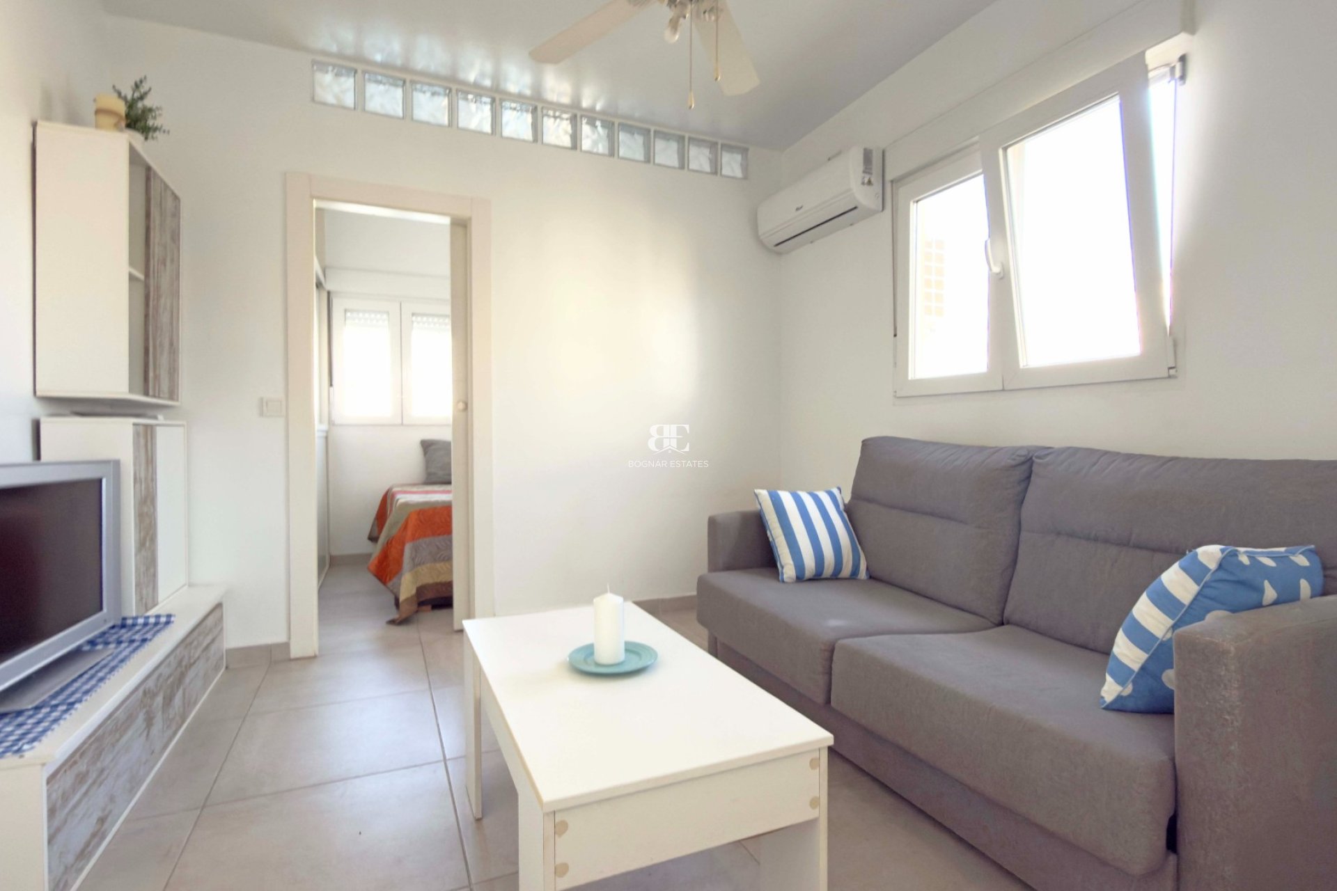 Resale - apartment -
Torrevieja - Playa Los Naufragos