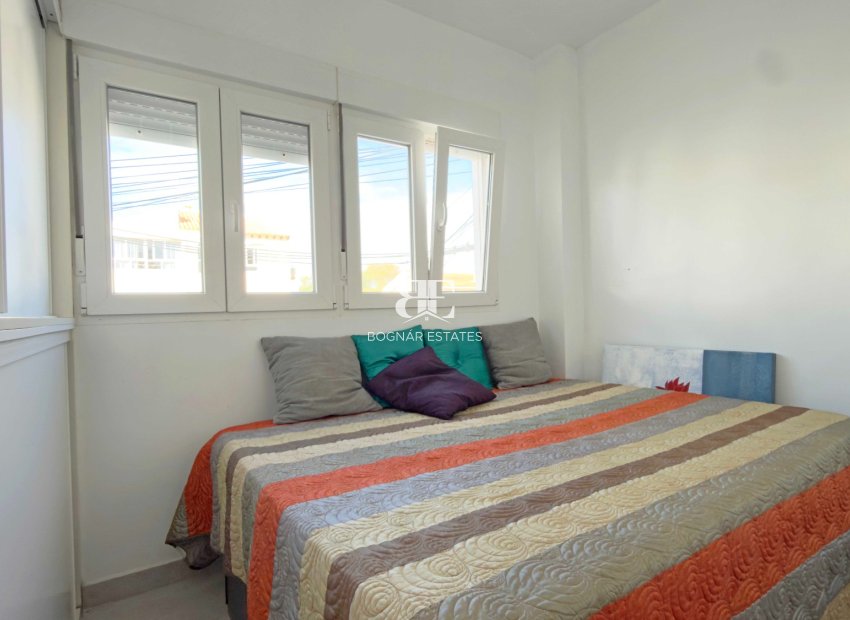 Resale - apartment -
Torrevieja - Playa Los Naufragos