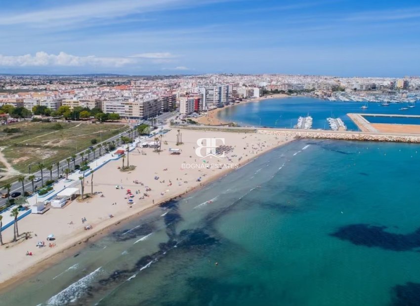 Resale - apartment -
Torrevieja - Playa Los Naufragos