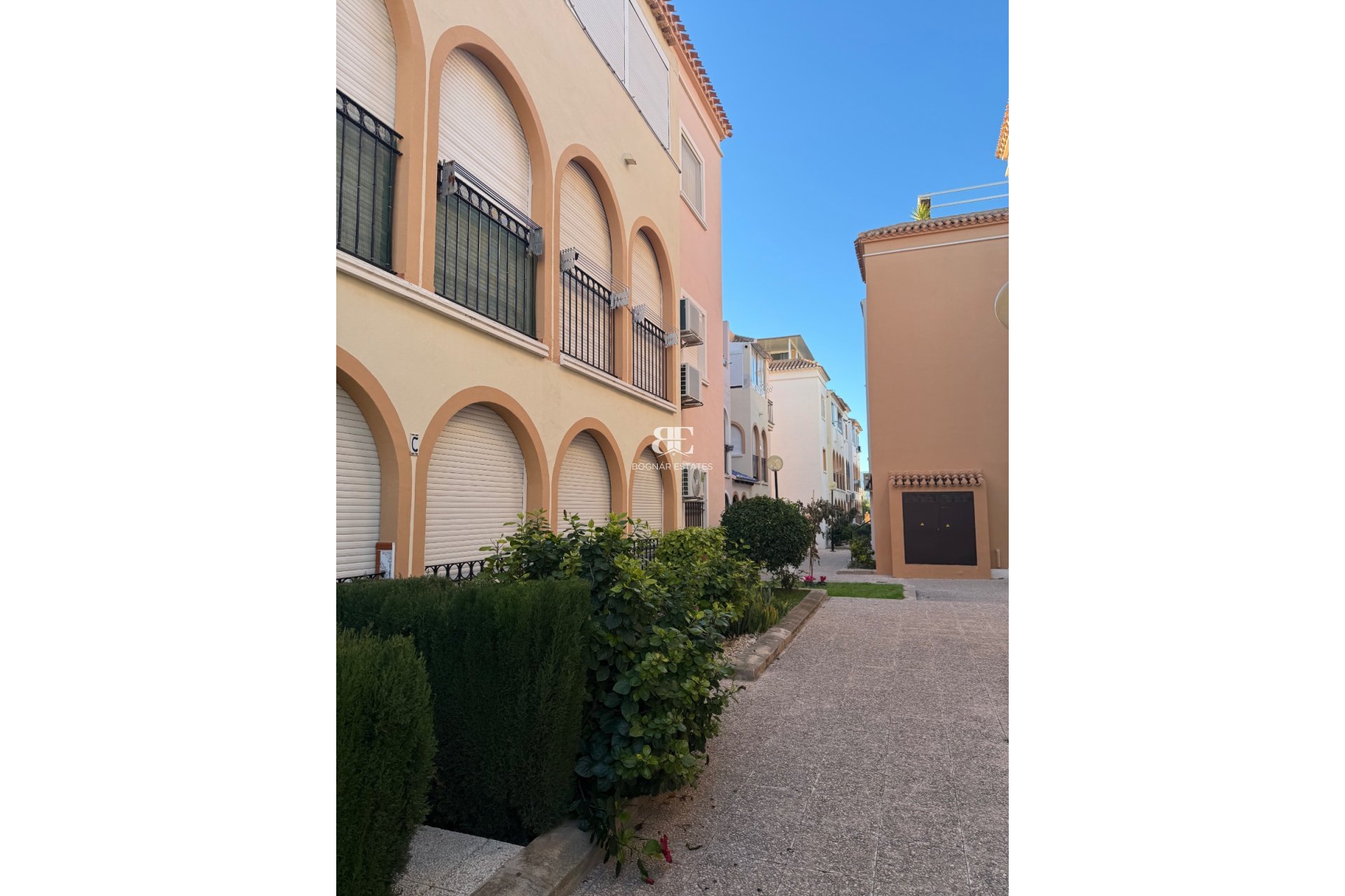 Resale - apartment -
Torrevieja - Playa Los Naufragos