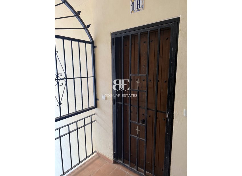 Resale - apartment -
Torrevieja - Playa Los Naufragos