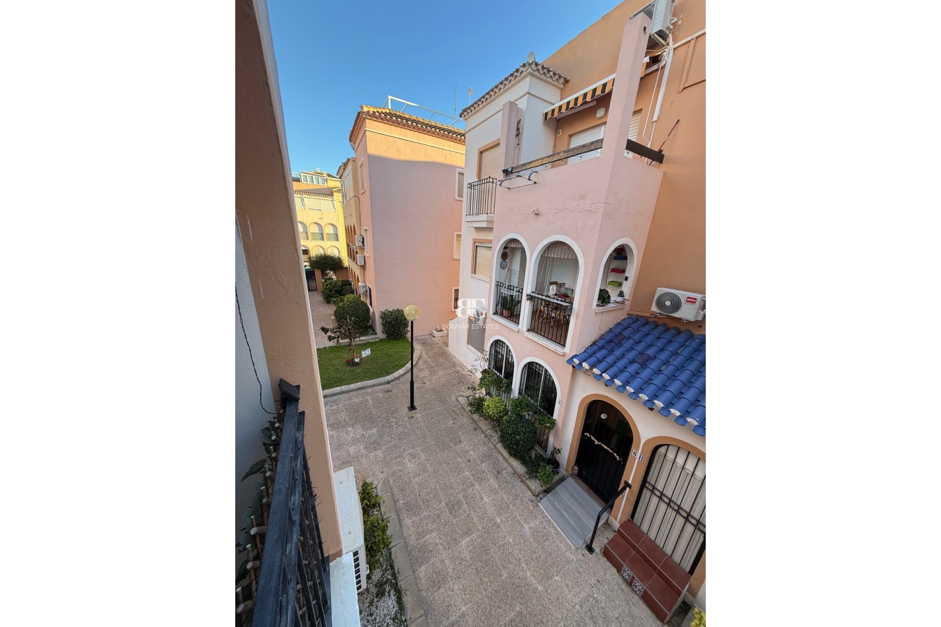 Resale - apartment -
Torrevieja - Playa Los Naufragos