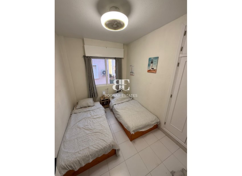 Resale - apartment -
Torrevieja - Playa Los Naufragos
