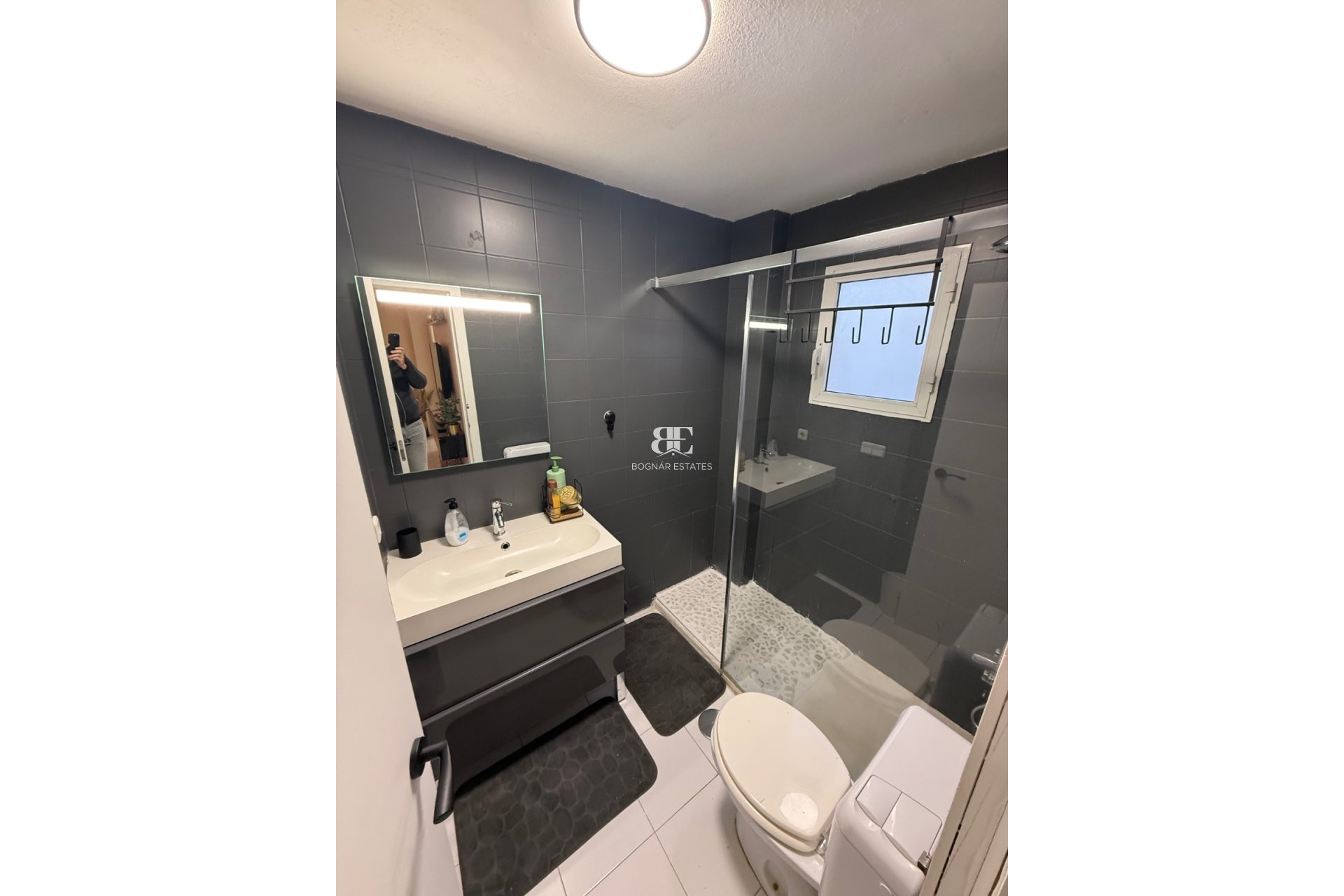 Resale - apartment -
Torrevieja - Playa Los Naufragos