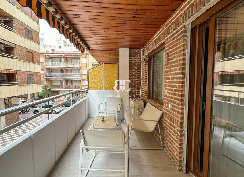 Resale - apartment -
Torrevieja - Playa Los Naufragos