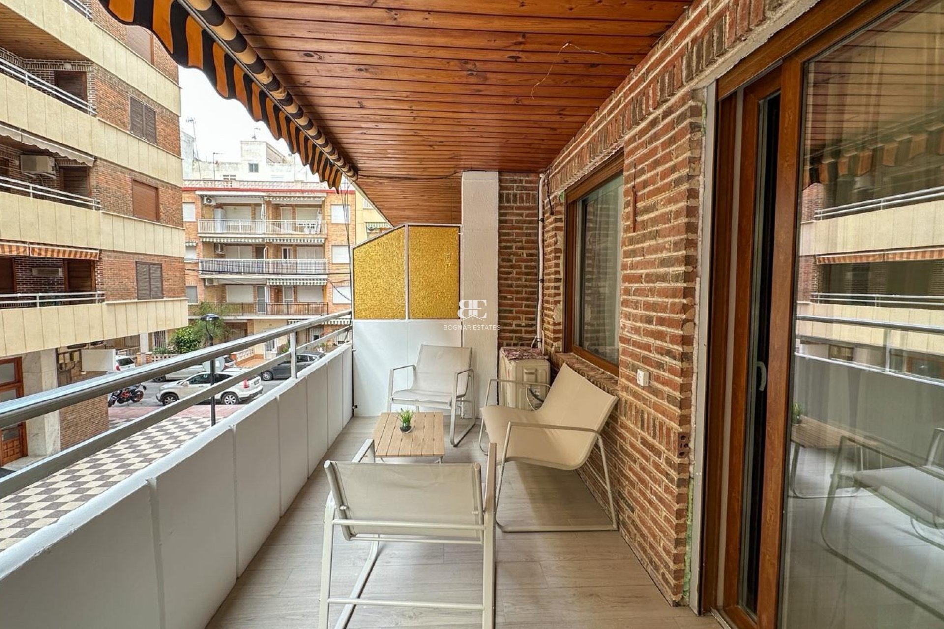 Resale - apartment -
Torrevieja - Playa Los Naufragos