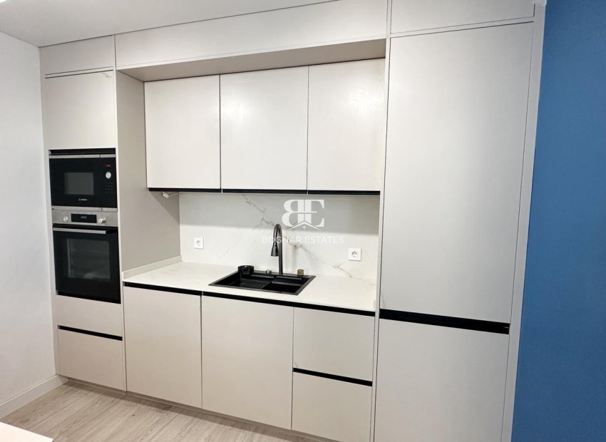 Resale - apartment -
Torrevieja - Playa Los Naufragos