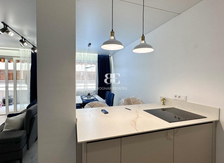 Resale - apartment -
Torrevieja - Playa Los Naufragos