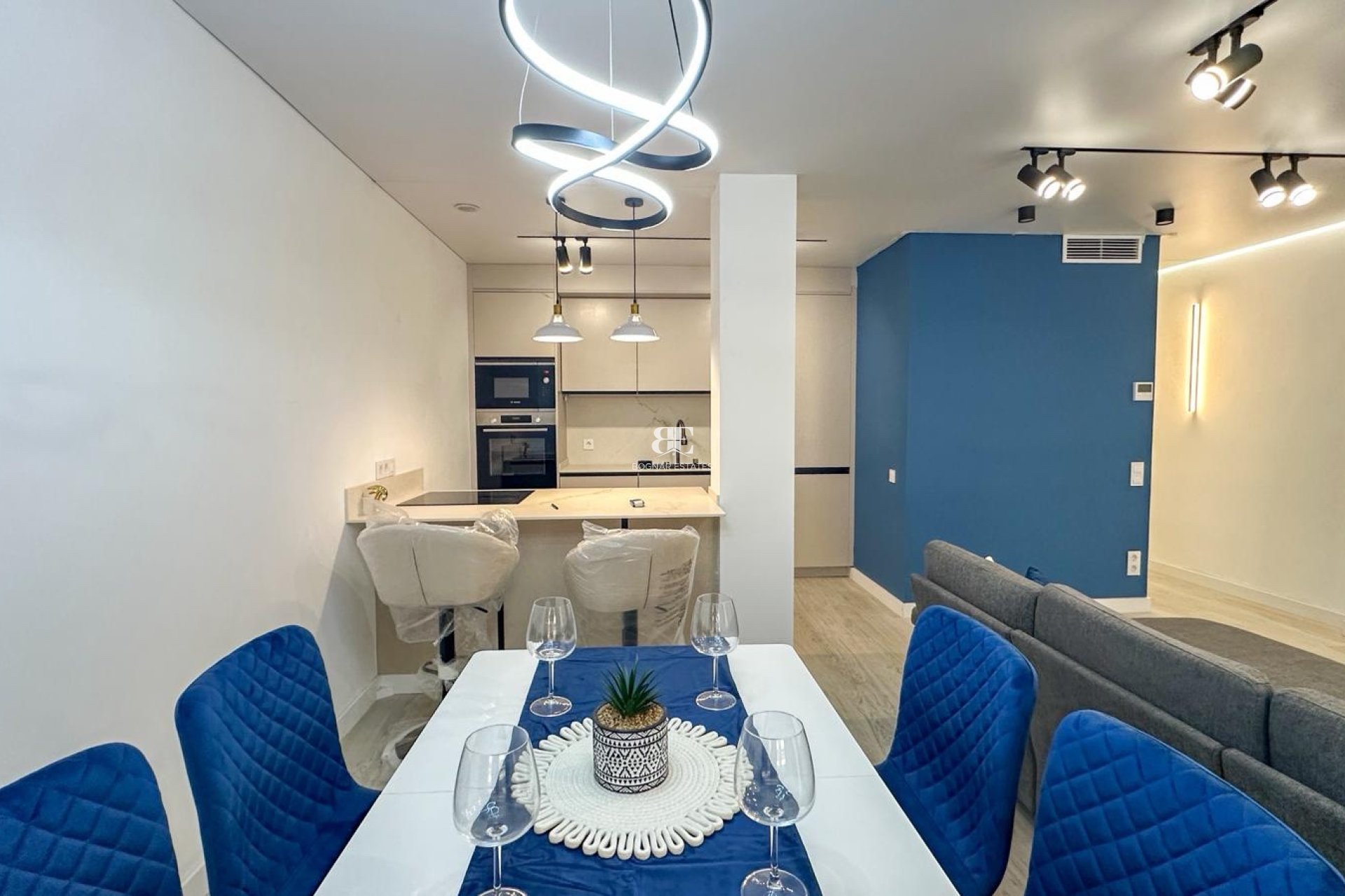 Resale - apartment -
Torrevieja - Playa Los Naufragos