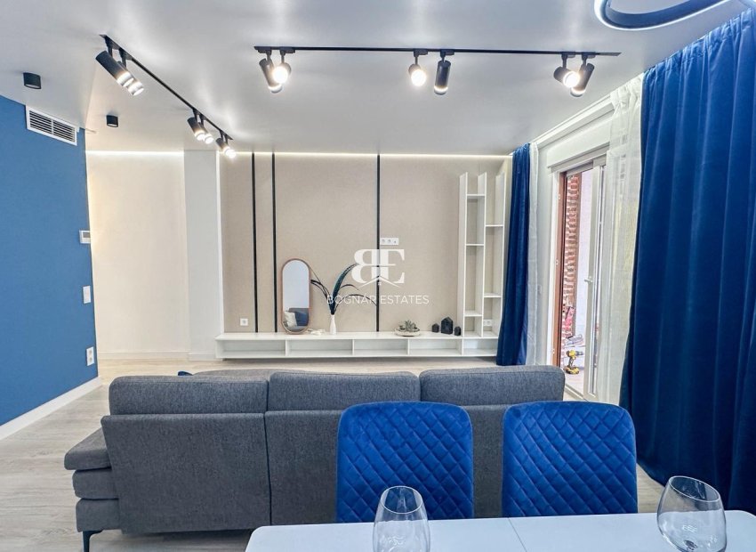 Resale - apartment -
Torrevieja - Playa Los Naufragos