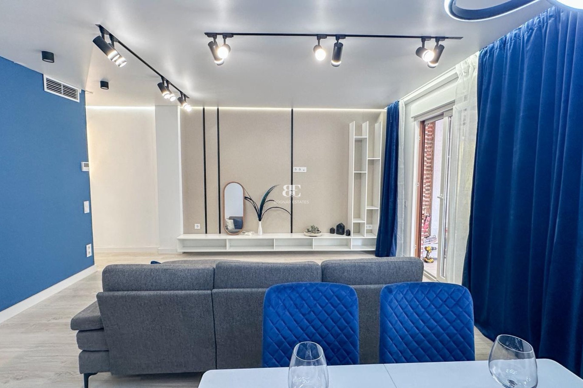 Resale - apartment -
Torrevieja - Playa Los Naufragos