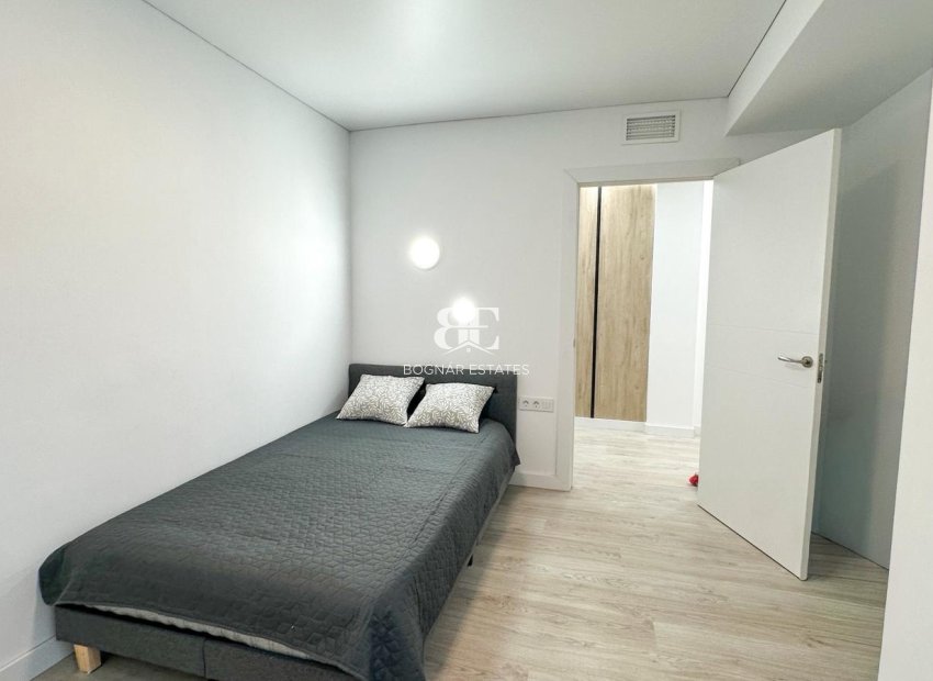 Resale - apartment -
Torrevieja - Playa Los Naufragos