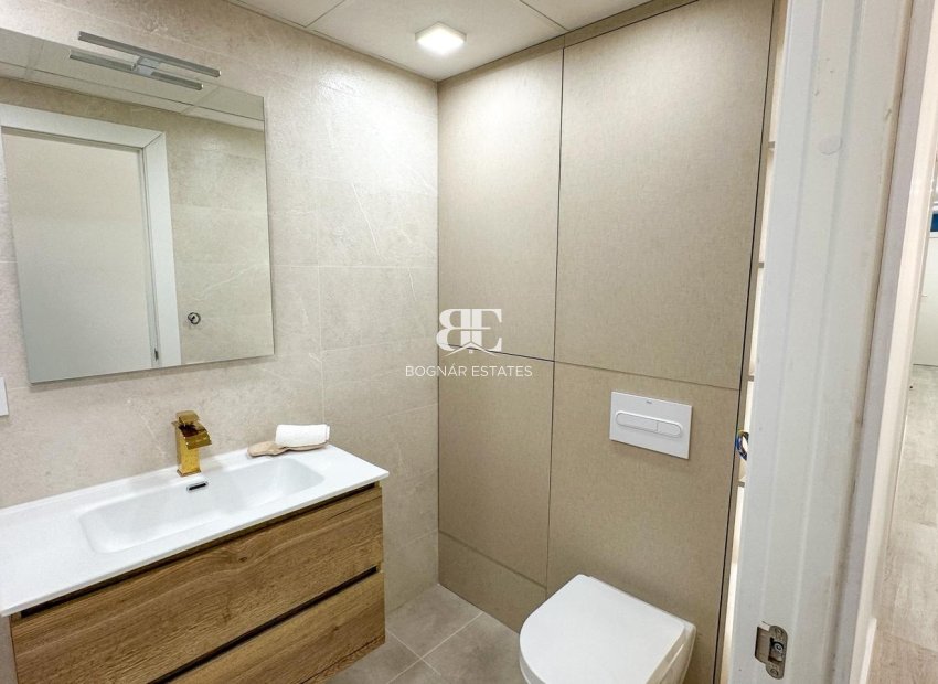 Resale - apartment -
Torrevieja - Playa Los Naufragos