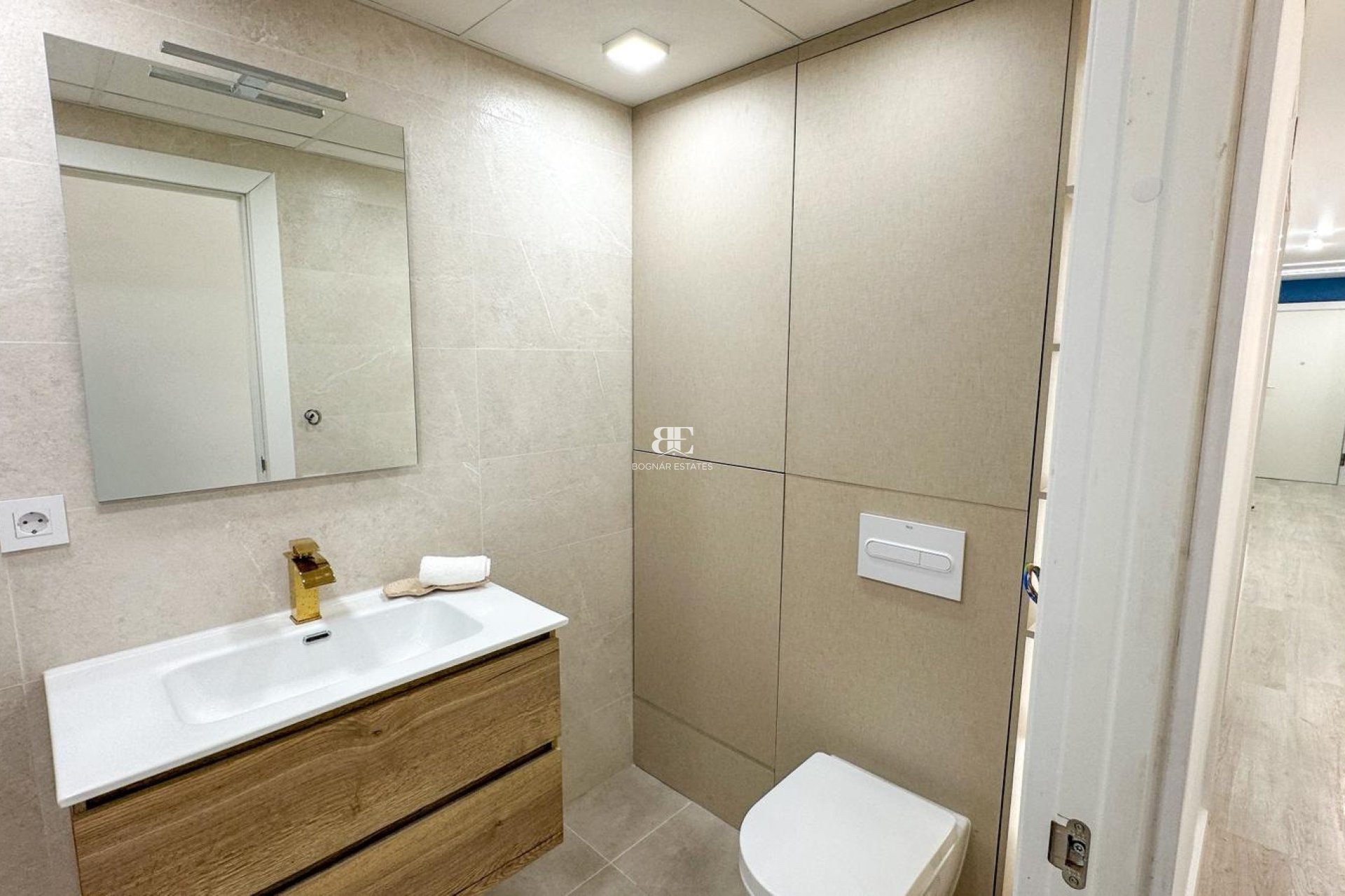 Resale - apartment -
Torrevieja - Playa Los Naufragos