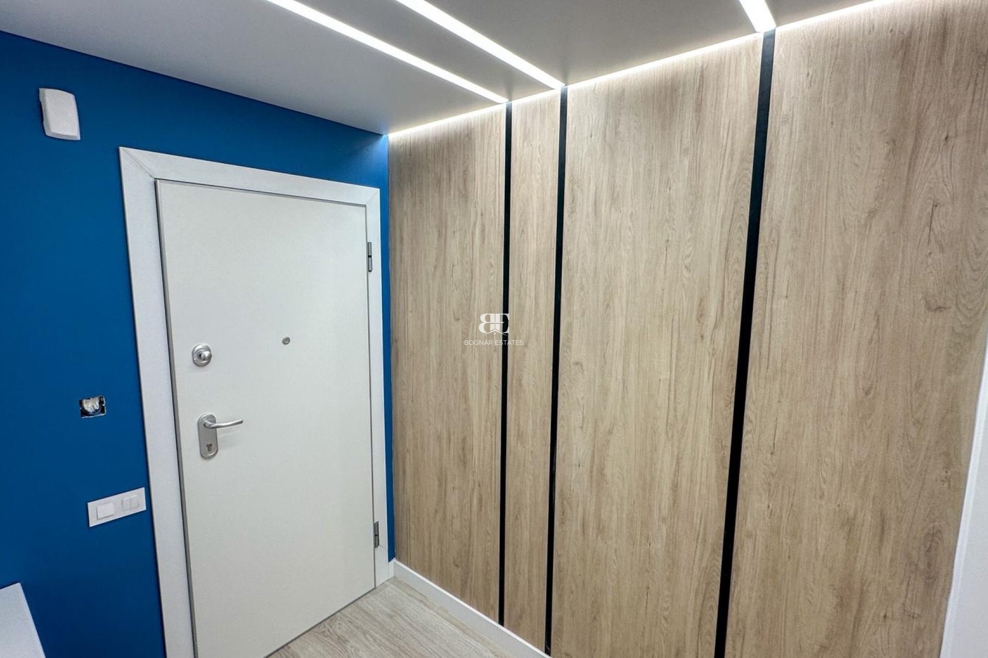 Resale - apartment -
Torrevieja - Playa Los Naufragos