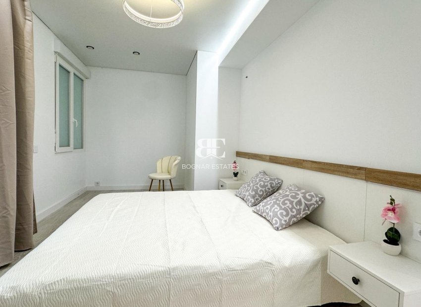 Resale - apartment -
Torrevieja - Playa Los Naufragos