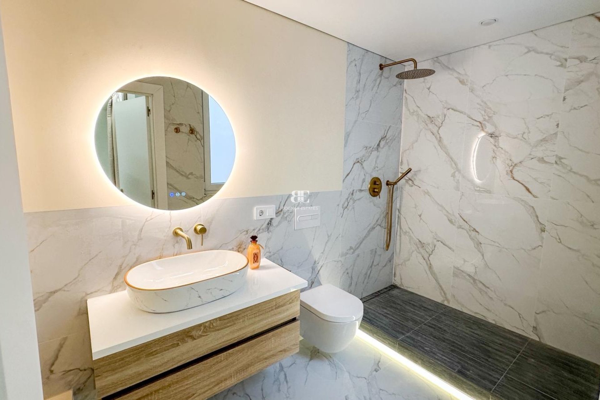 Resale - apartment -
Torrevieja - Playa Los Naufragos