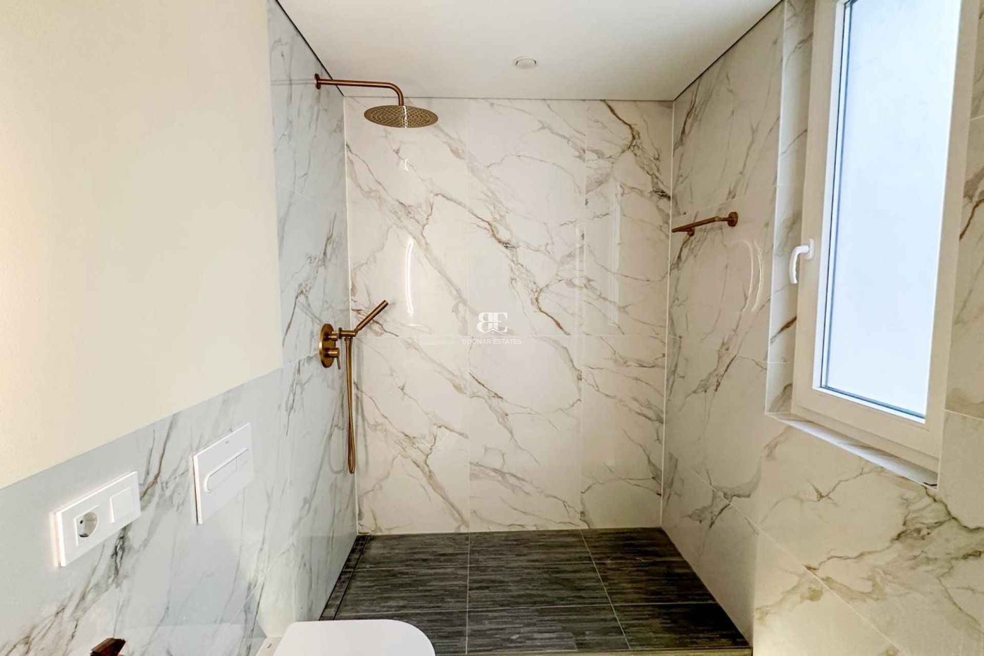 Resale - apartment -
Torrevieja - Playa Los Naufragos