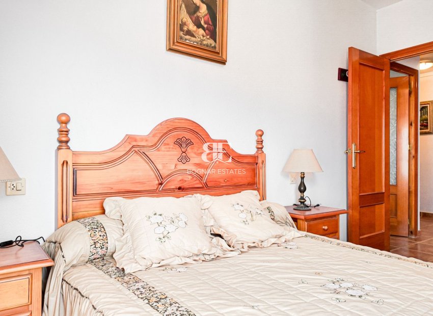 Resale - apartment -
Torrevieja - Playa Los Naufragos