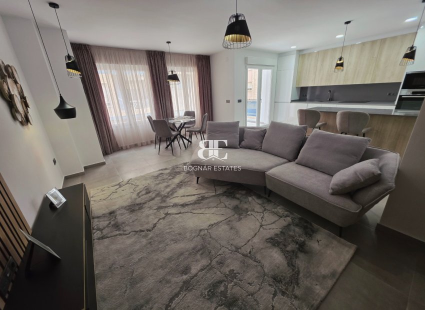 Resale - apartment -
Torrevieja - Puerto