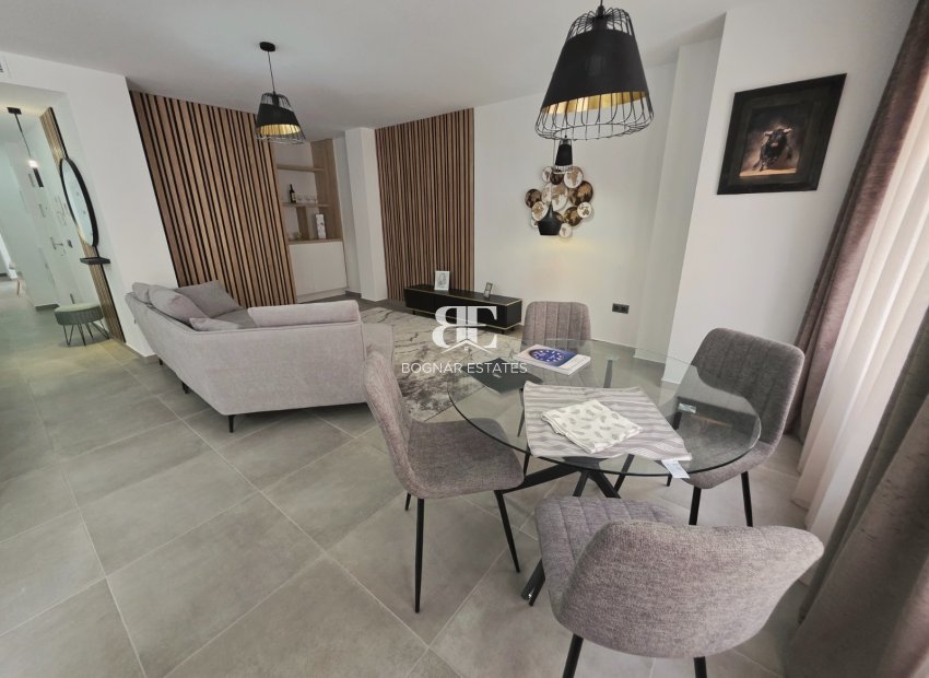 Resale - apartment -
Torrevieja - Puerto