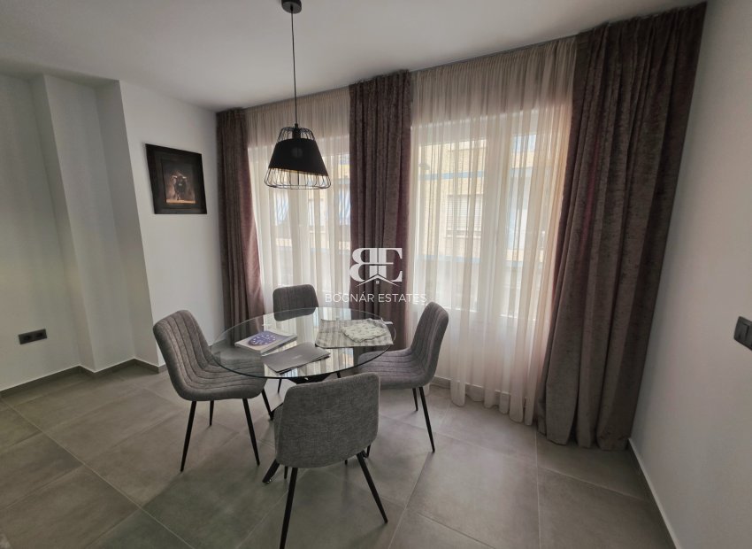 Resale - apartment -
Torrevieja - Puerto