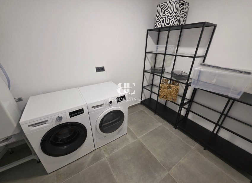 Resale - apartment -
Torrevieja - Puerto