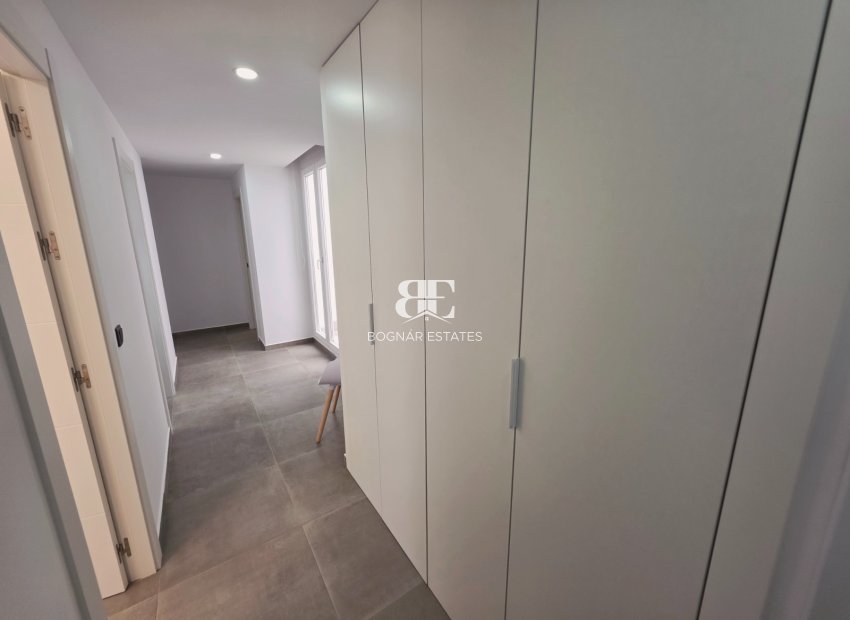 Resale - apartment -
Torrevieja - Puerto
