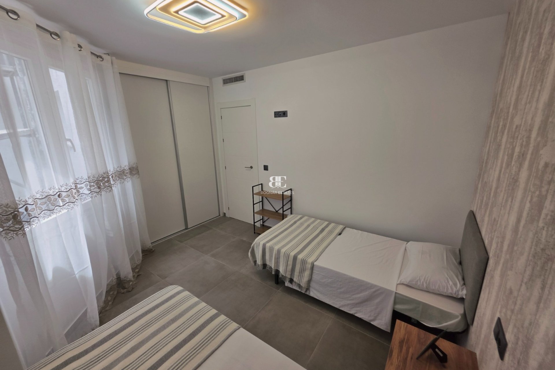 Resale - apartment -
Torrevieja - Puerto