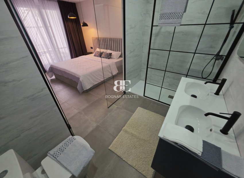 Resale - apartment -
Torrevieja - Puerto