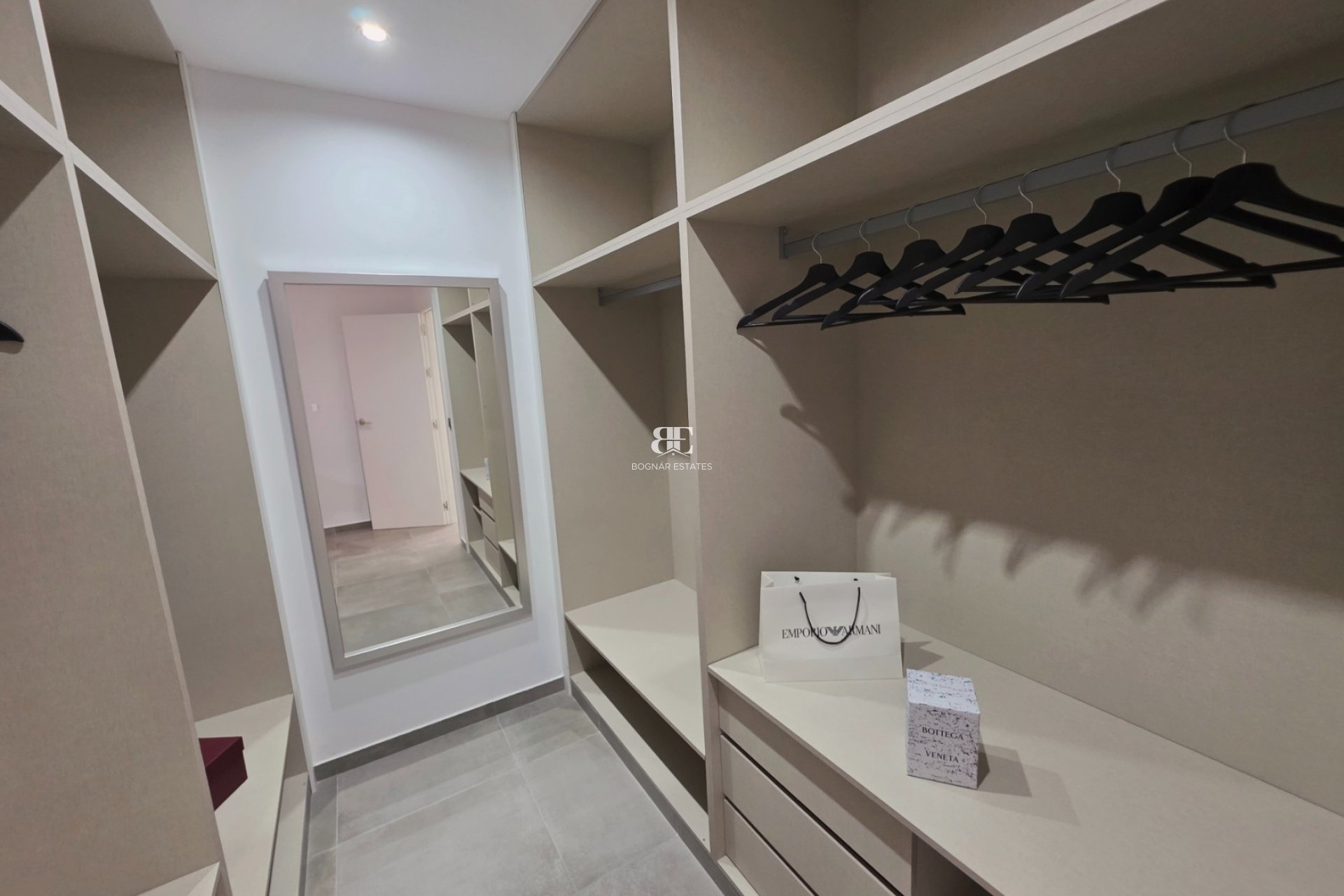 Resale - apartment -
Torrevieja - Puerto