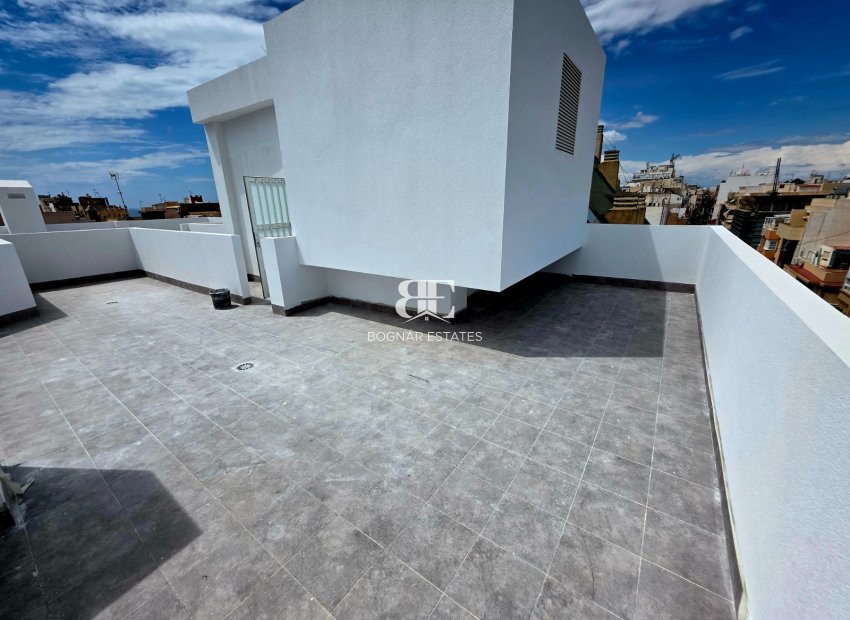 Resale - apartment -
Torrevieja - Puerto