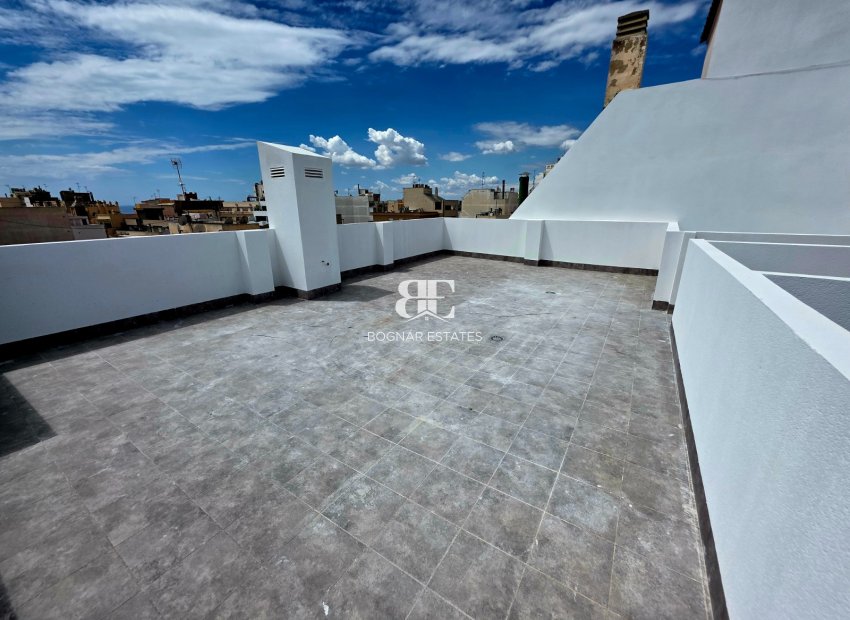 Resale - apartment -
Torrevieja - Puerto