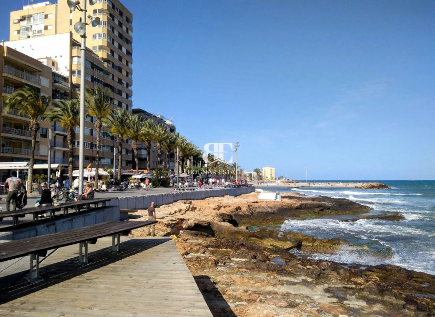 Resale - apartment -
Torrevieja - Puerto
