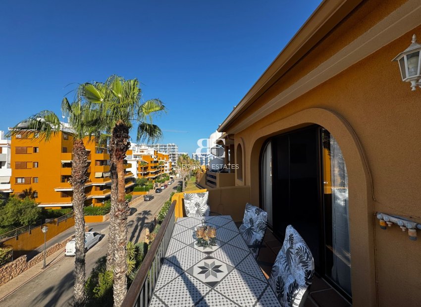 Resale - apartment -
Torrevieja - Punta Prima
