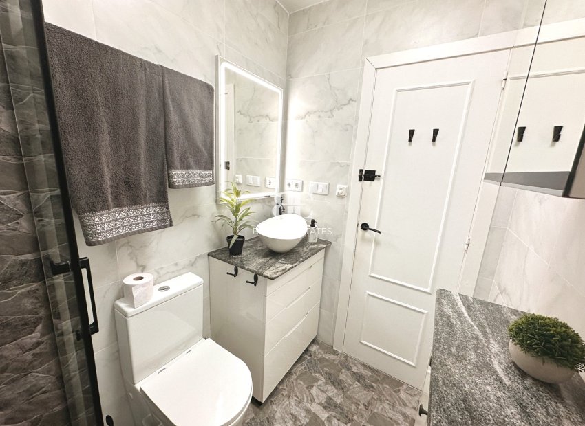 Resale - apartment -
Torrevieja - San Luis