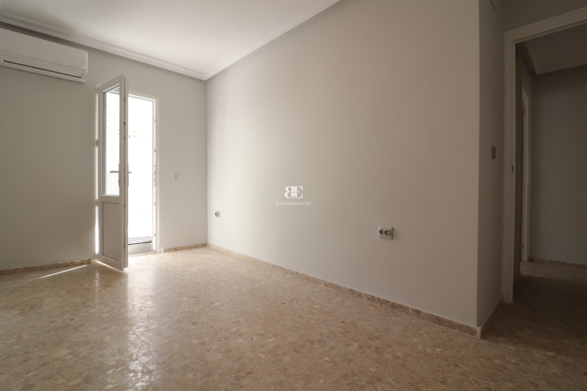 Resale - apartment -
Torrevieja - Torre la mata