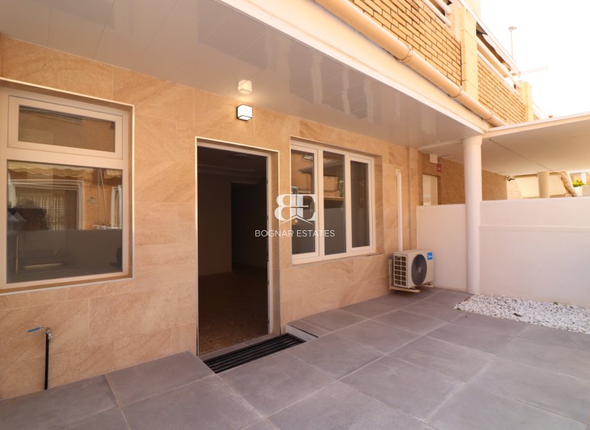 Resale - apartment -
Torrevieja - Torre la mata