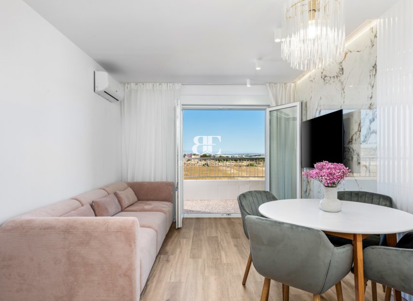 Resale - apartment -
Torrevieja