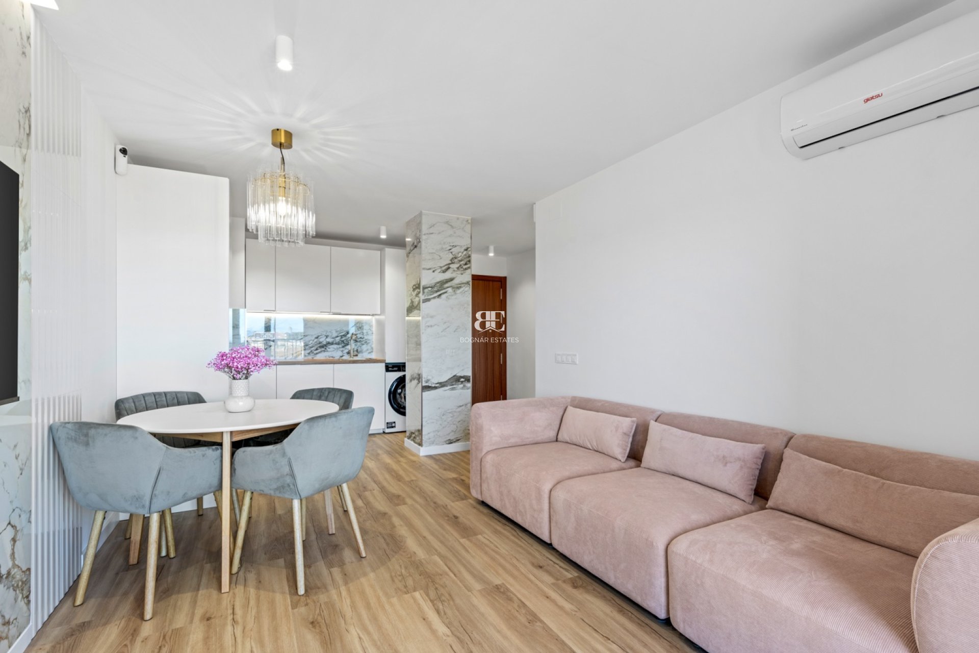 Resale - apartment -
Torrevieja
