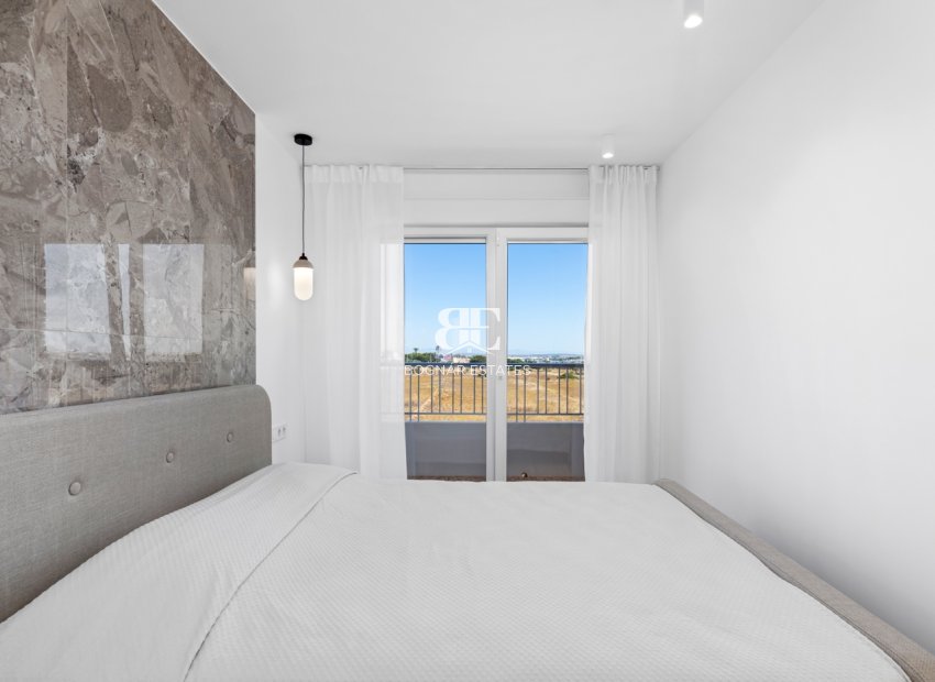 Resale - apartment -
Torrevieja