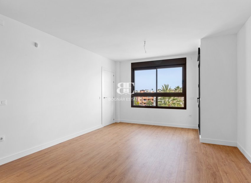 Resale - apartment -
Villamartín - PAU 8