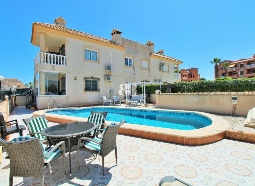 Resale - apartment -
Villamartín - PAU 8