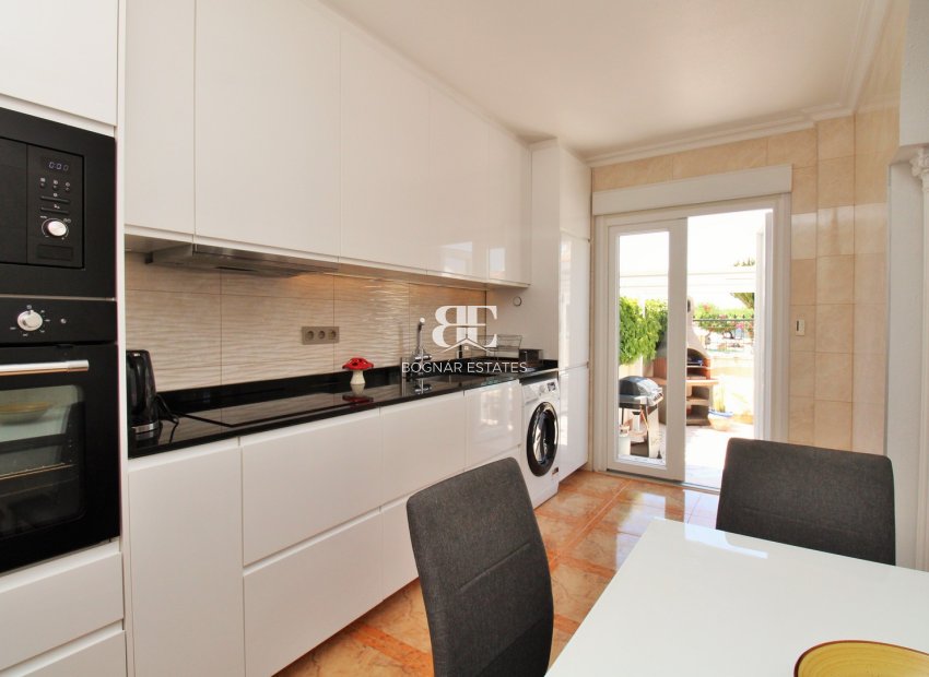 Resale - apartment -
Villamartín - PAU 8