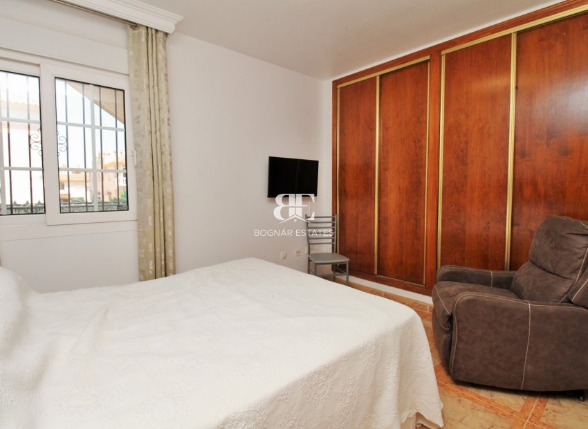 Resale - apartment -
Villamartín - PAU 8