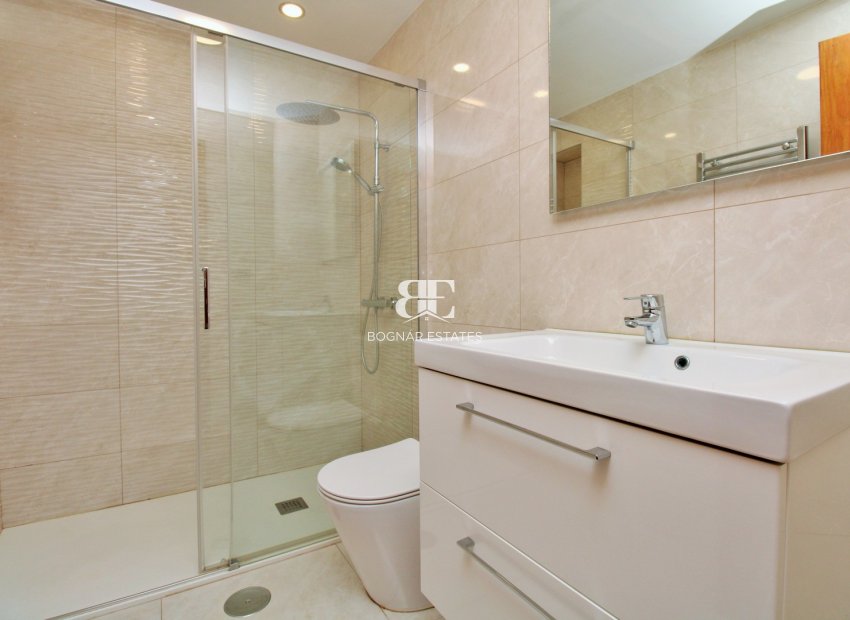 Resale - apartment -
Villamartín - PAU 8