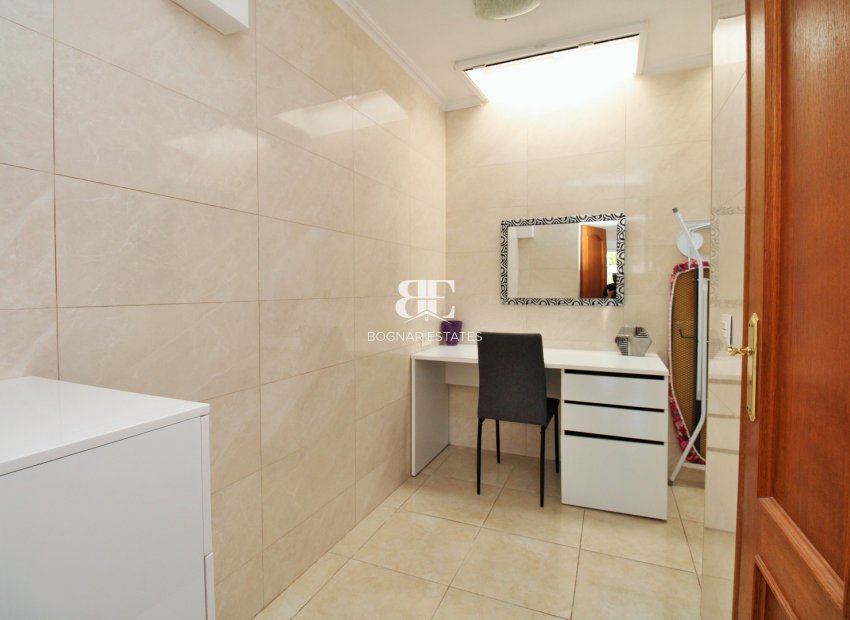 Resale - apartment -
Villamartín - PAU 8